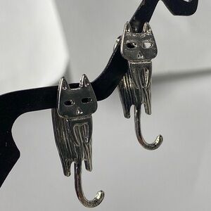 Womens Movable Cat Fashion Silver Novelty  Earrings Cat Lovers Animal Lovers